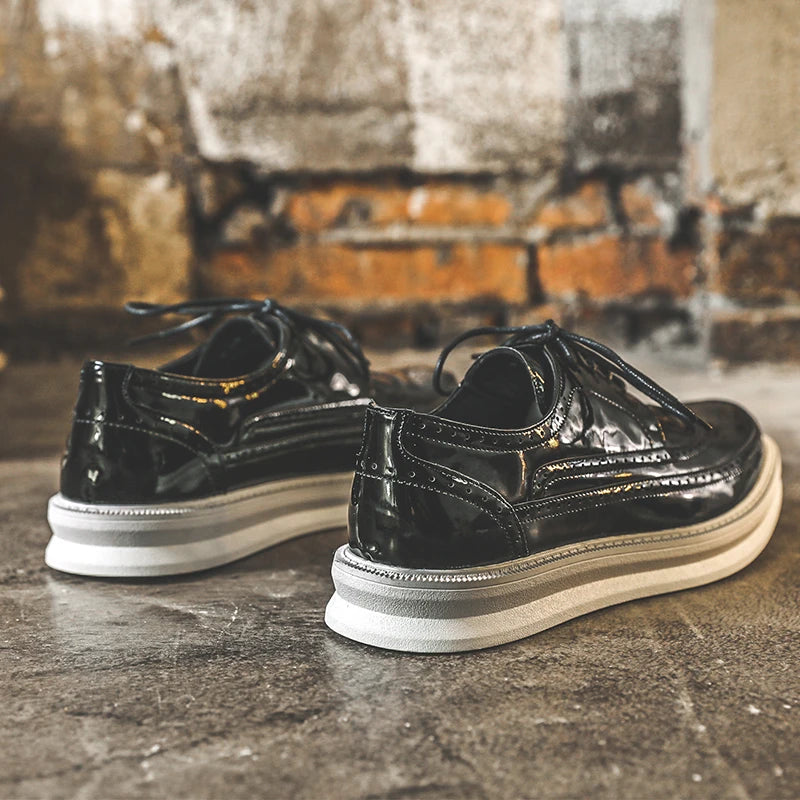 Hot Brogue Lacquer leather men's shoes Fashionable British Versatile Styles Office Outdoor Leisure Business Party Adult shoes