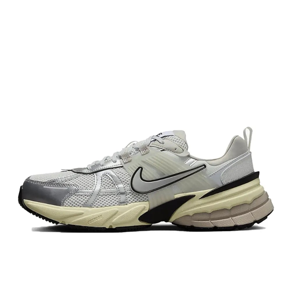 Sapatilhas de running retro Nike V2K Run, amortecimento confortável e construção durável, estilo casual unissexo para o dia a dia FD0736-003