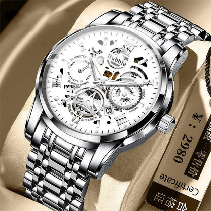 Orologio da uomo UTHAI L93: un modello di tendenza, di alta gamma e versatile, dallo stile «lusso accessibile». Questo orologio al quarzo è dotato di un quadrante traforato con numeri romani ed è impermeabile.