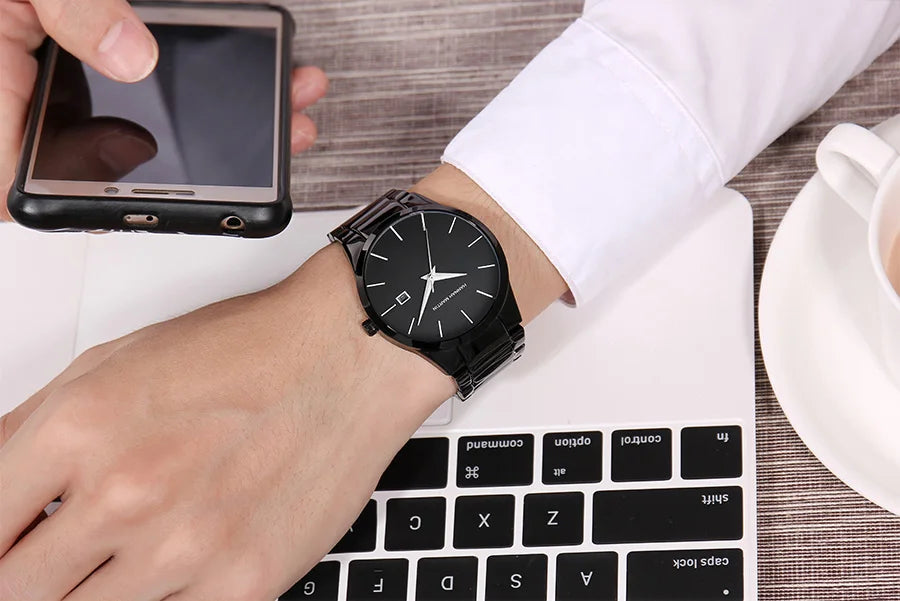 Pánské hodinky Hannah Martin, pouzdro z nerezové oceli, quartzový strojek, ciferník o průměru 41 mm, profesionální styl, s ukazatelem data (imitace)