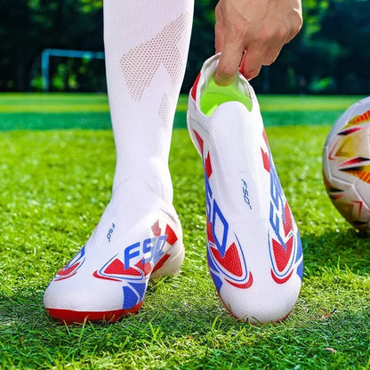 Nouvelles chaussures de football pour hommes, mi-hautes, légères, très vendues, pour l'entraînement sur herbe, antidérapantes, crampons de haute qualité pour l'extérieur.