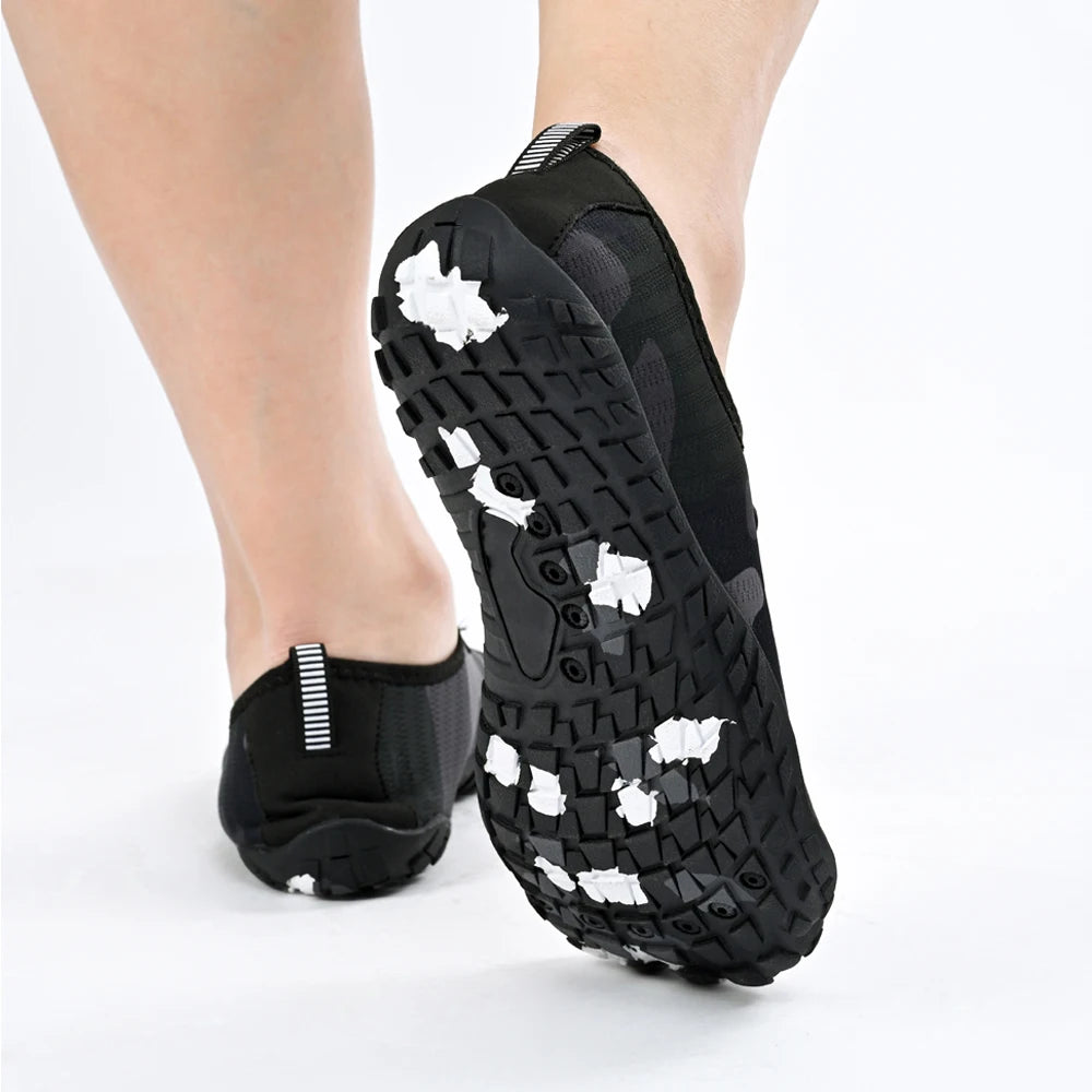 Oiaano Barfußschuhe mit breiter Zehenbox, schwarz, für Damen und Herren, Unisex-Sportsneaker, Aqua-Strandschuhe mit weicher Sohle, leicht und atmungsaktiv