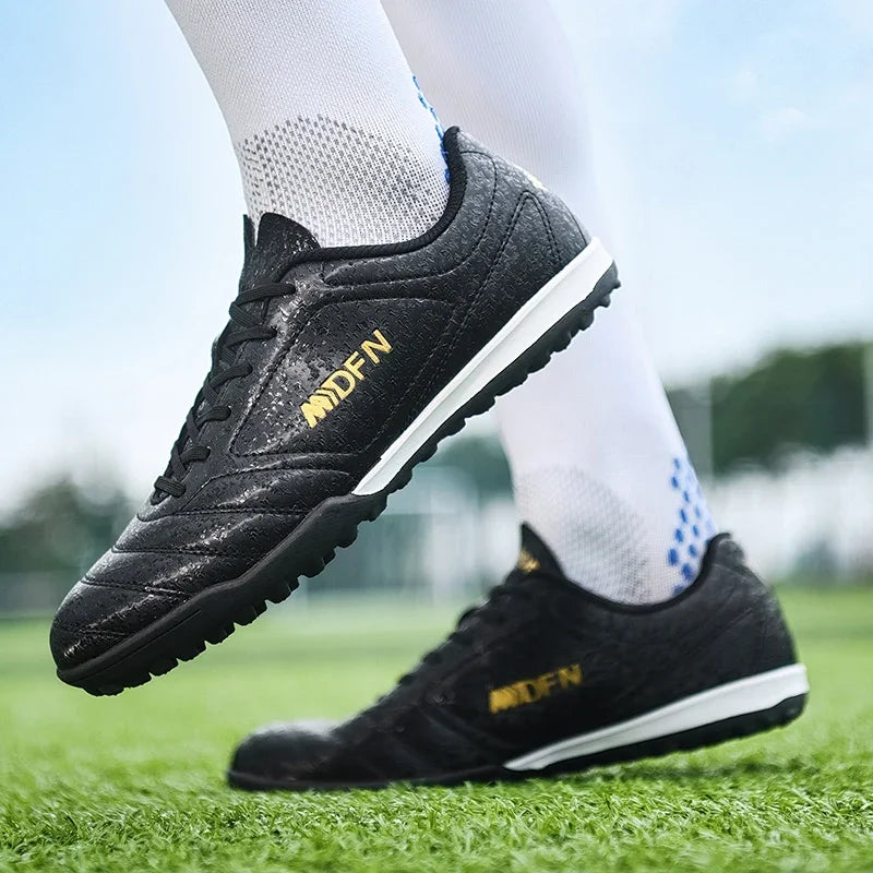 New Men's Football Boots Match Professional Sneakers Non-slip Soccer Shoes Outdoor Drop Shipping Unisex Training Sport Futsal