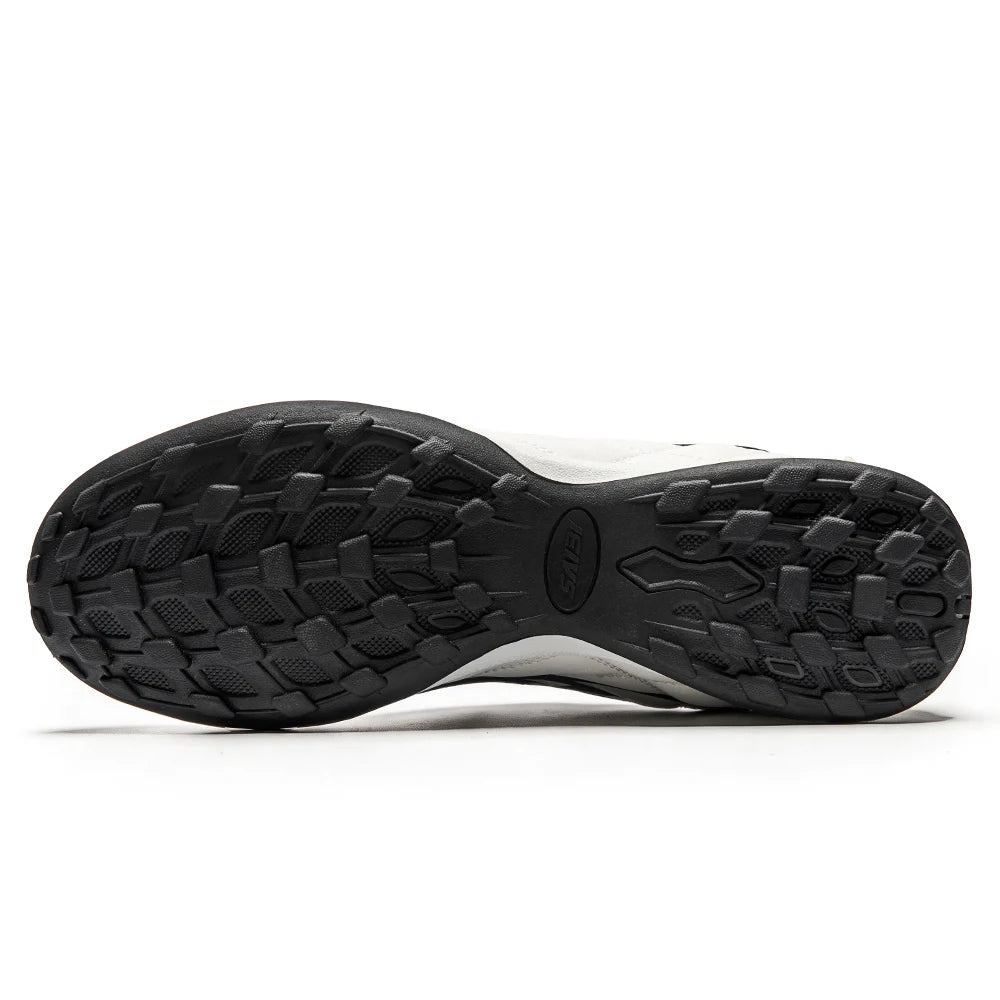 Chaussures de football TF pour adultes, semelle extérieure en caoutchouc flexible, tige en PU souple, chaussures pratiques pour l'entraînement quotidien de football.