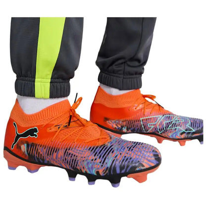 Baskets Puma Future Match 8 FG AG Creativity Pack, couleur orange, motif poppy, noir, 108431-01.