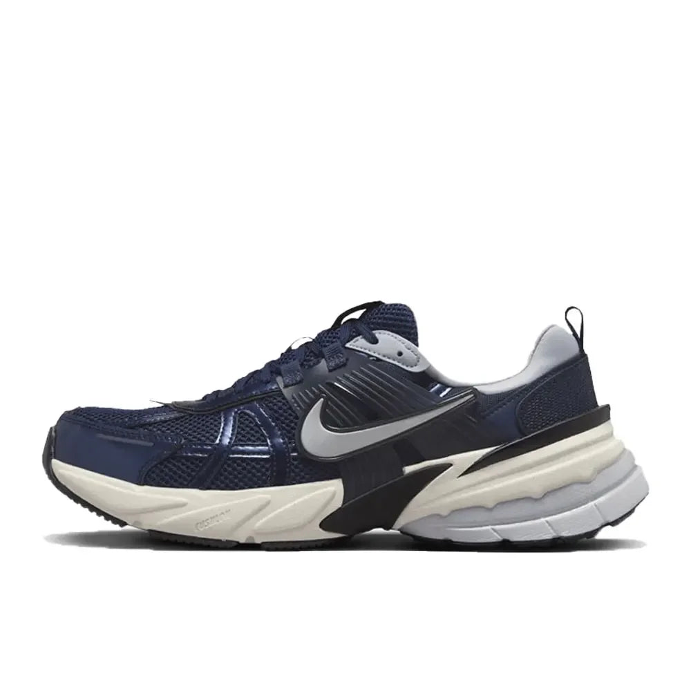 Sapatilhas de running retro Nike V2K Run, amortecimento confortável e construção durável, estilo casual unissexo para o dia a dia FD0736-003