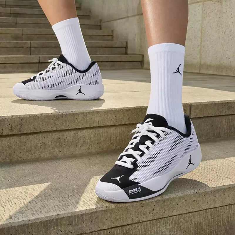 Chaussures de basket-ball Nike authentiques - Nouveau modèle LUKA77 - Baskets blanches pour l'entraînement et les activités sportives IF1611-104