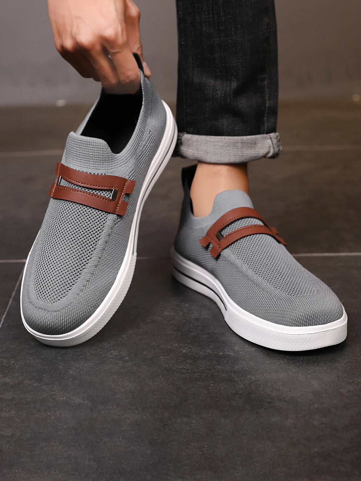 New Men's Sports Shoes Mesh Breathable Casual Outdoor EVA Soft-Soled Walking Shoes Lightweight Comfortable