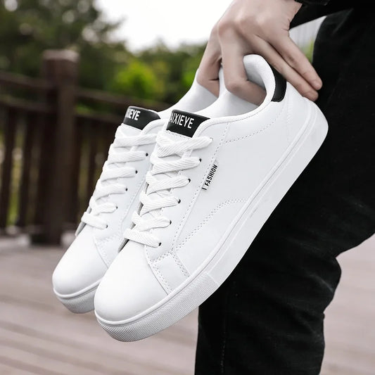 Lässige Skateboard-Schuhe für Herren, weiße Outdoor-Freizeitsneaker, atmungsaktive Walkingschuhe, flache Schuhe, Chaussure Homme 39-48