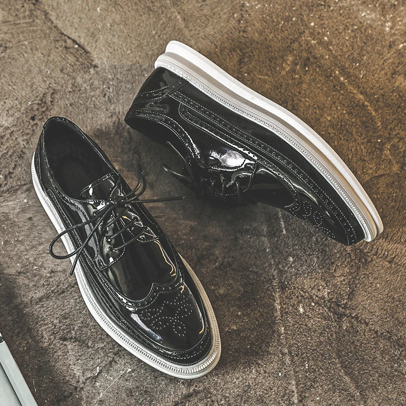 Hot Brogue Lacquer leather men's shoes Fashionable British Versatile Styles Office Outdoor Leisure Business Party Adult shoes