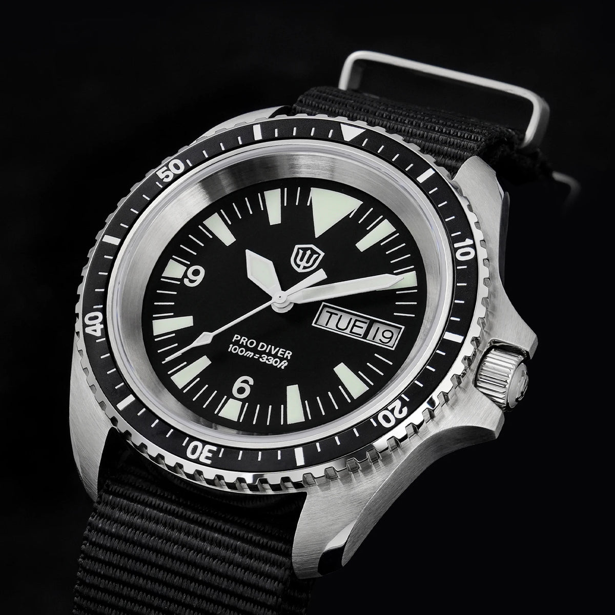 Herenhorloge van roestvrij staal. Vorm van de kast: rond