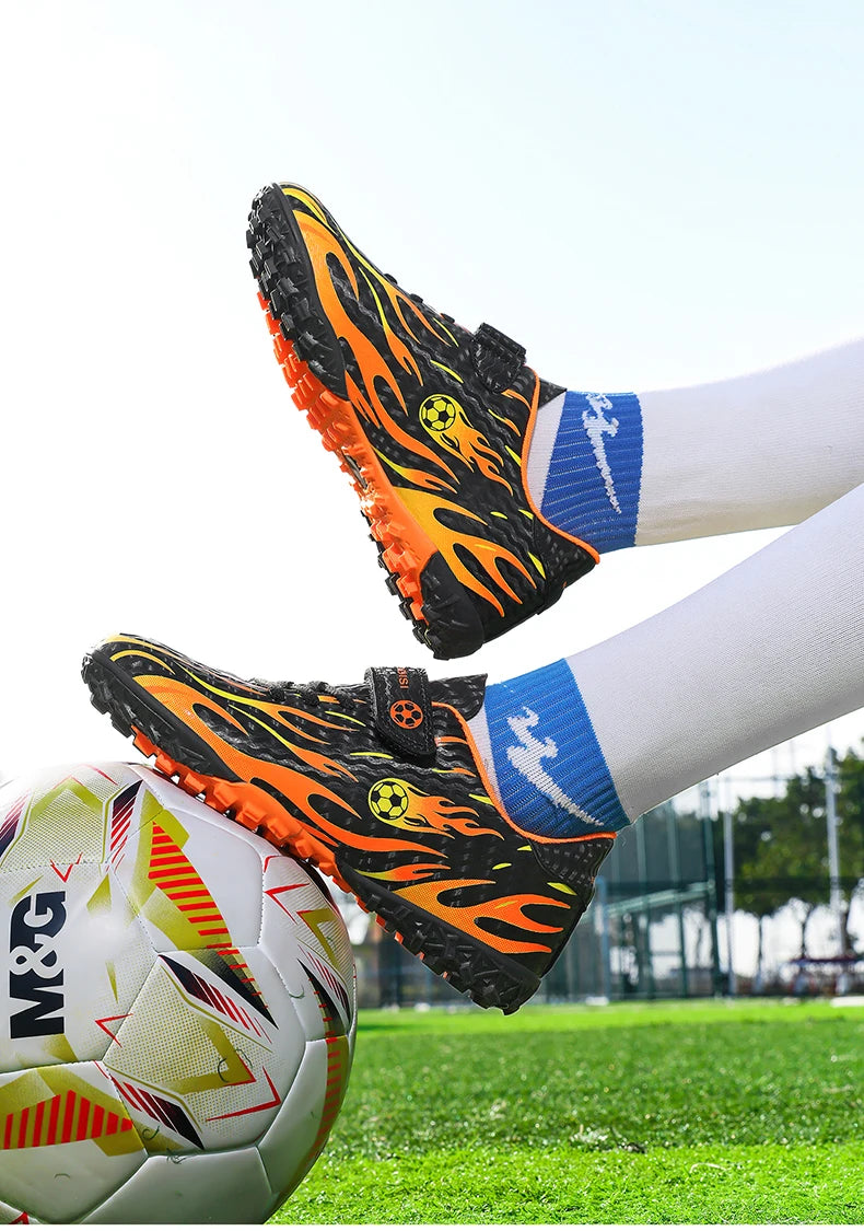 Children's Soccer Shoes Lightweight Football Sneakers Kids Sports Shoes Outdoor Non-Slip Futsal Shoes Boys Girls Training Shoes