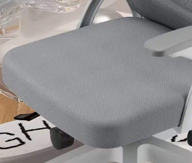 Chaise de bureau moderne ergonomique, réglable, en tissu maillé, avec accoudoirs rabattables et roulettes, confortable pour étude et dortoir.