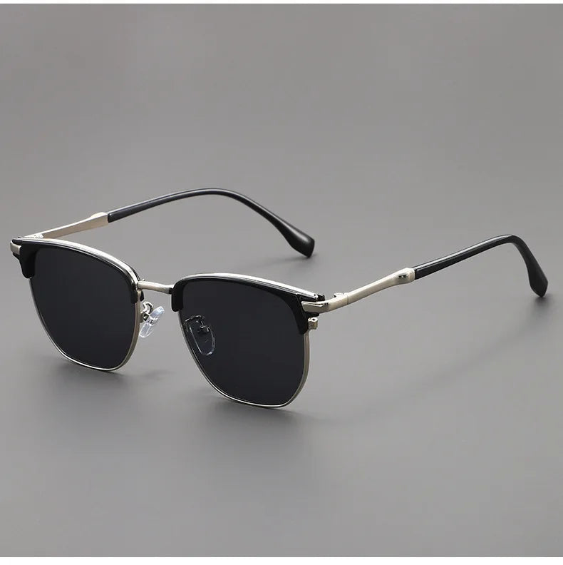 New Arrival Vintage Square Sunglasses Women Men Metal Frame Sun Glasses Female Eyewear Sunglasses for Male Female Eyeglasses