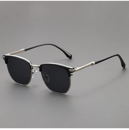 New Arrival Vintage Square Sunglasses Women Men Metal Frame Sun Glasses Female Eyewear Sunglasses for Male Female Eyeglasses