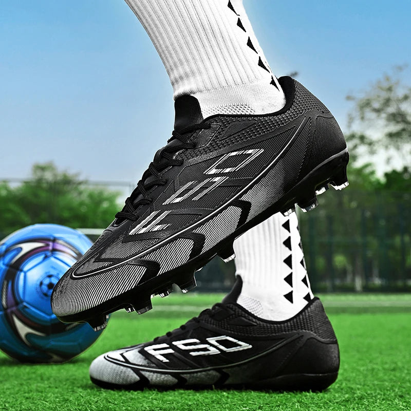 Chaussures de football pour jeunes, crampons pour terrain dur, fermeture à lacets, chaussures de football pour enfants, garçons et filles, chaussures d'entraînement pour activités de plein air.
