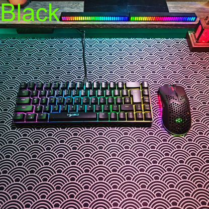 Set gaming portatile HXSJ 60% RGB con tastiera e mouse, tastiera a membrana cablata 68 tasti e mouse wireless leggero a 3 modalità per PC Mac