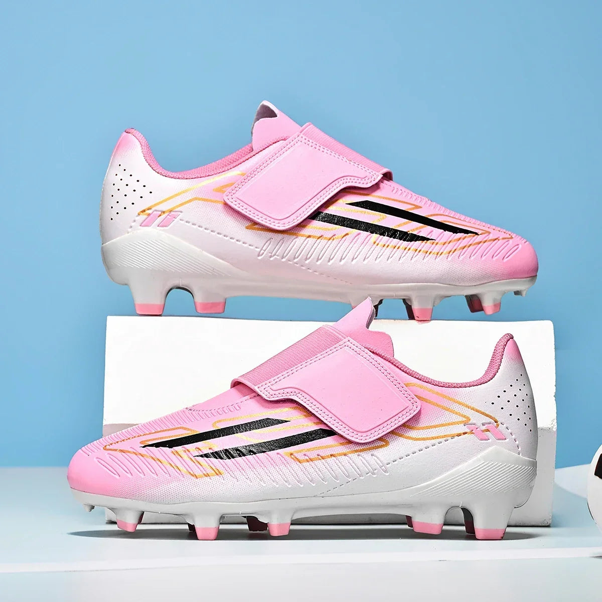 Chaussures de football professionnelles pour hommes, sans lacets, antidérapantes, pour jeunes, crampons FG/TF, entraînement sur terrain, crampons rapides pour le football.