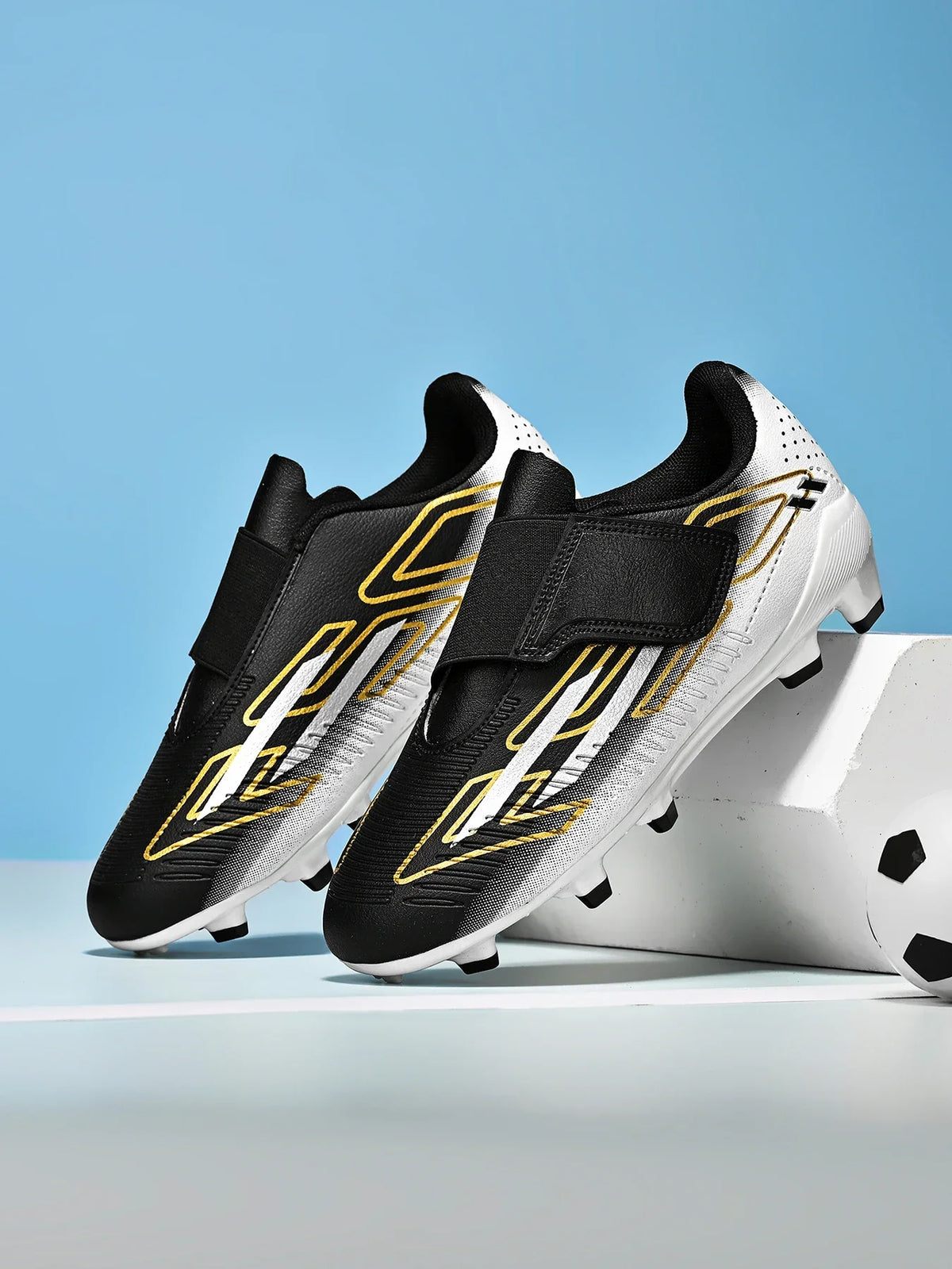 Chaussures de football professionnelles pour hommes, sans lacets, antidérapantes, pour jeunes, crampons FG/TF, entraînement sur terrain, crampons rapides pour le football.