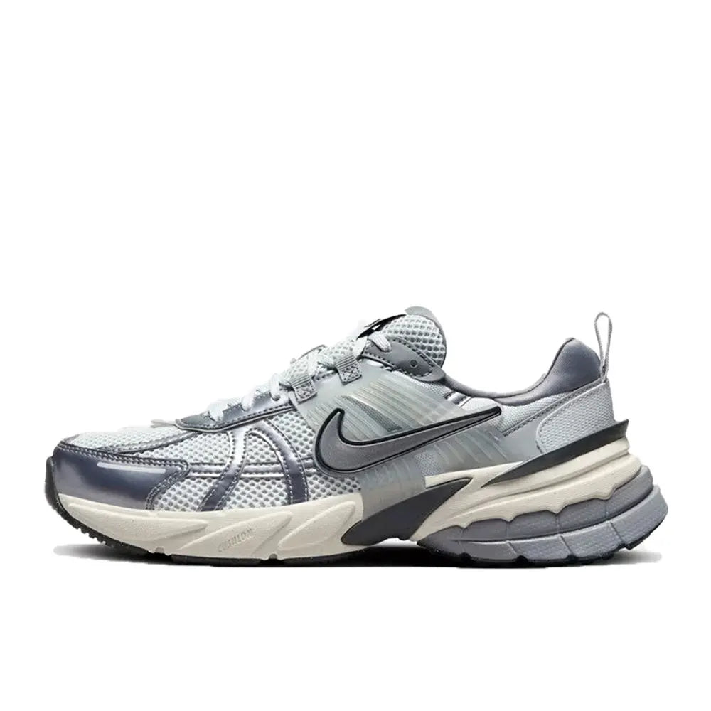 Sapatilhas de running retro Nike V2K Run, amortecimento confortável e construção durável, estilo casual unissexo para o dia a dia FD0736-003