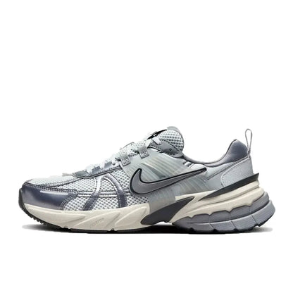 Sapatilhas de running retro Nike V2K Run, amortecimento confortável e construção durável, estilo casual unissexo para o dia a dia FD0736-003