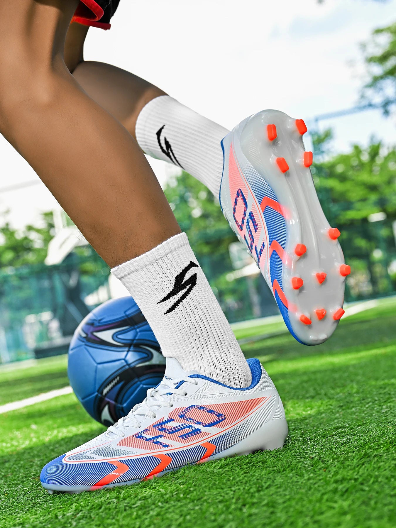 Professional Grass AG /FG Soccer Shoes PU Fabric Integrated Upper TPU Tough Sole Wear Resistant Anti-slip Youth Footwear