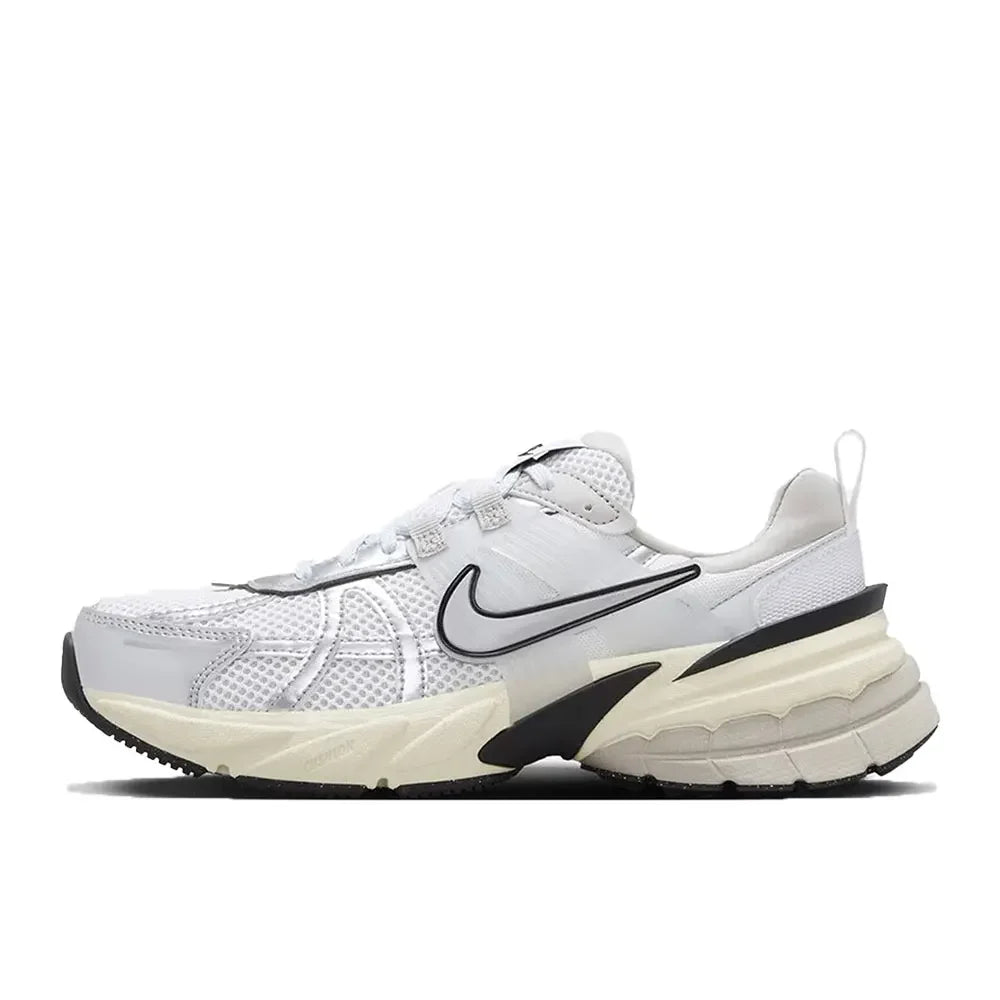 Sapatilhas de running retro Nike V2K Run, amortecimento confortável e construção durável, estilo casual unissexo para o dia a dia FD0736-003