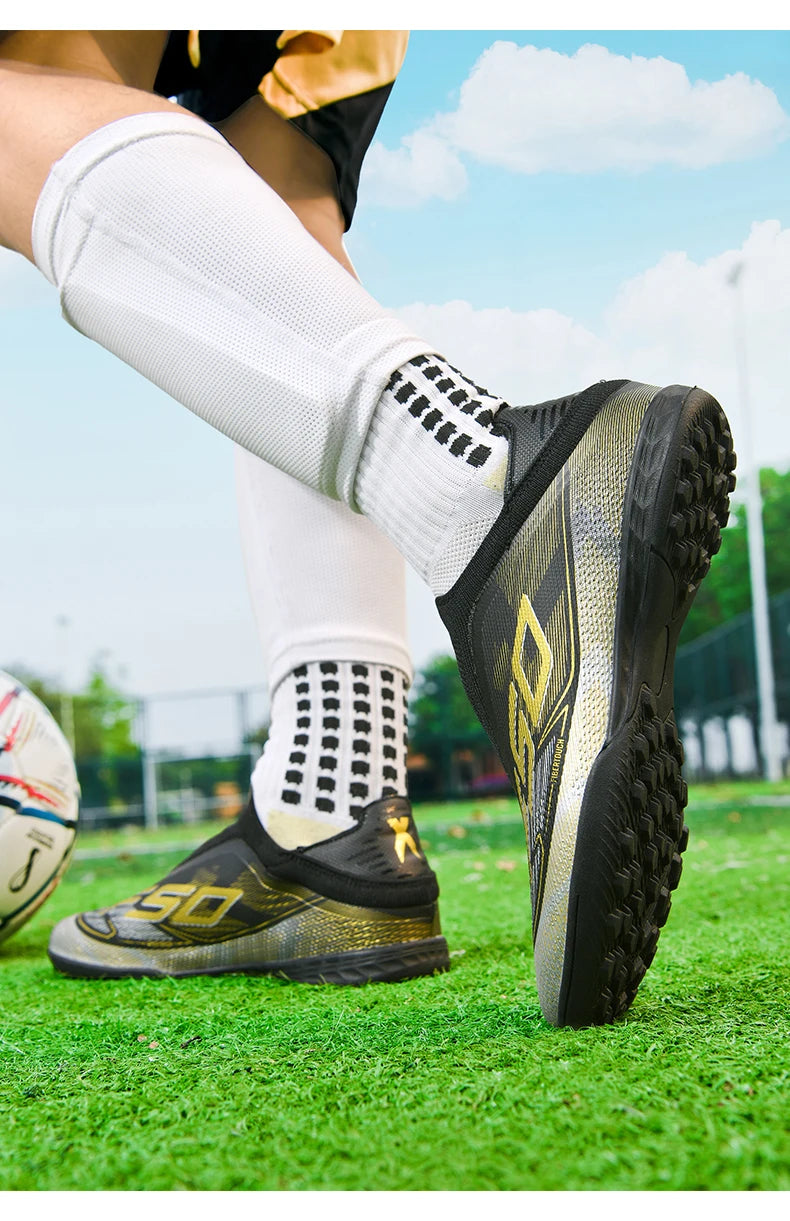 Men New Football Boots Grass Professional Original Resistant Casual Male Soccer Shoes Top Quality  Ultralight Football Shoes