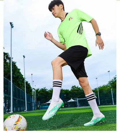 New Men Football Boots Non-Slip Boys Outdoor Hot-selling Soccer Shoes Grass Match Sneakers High-quality Cleats High-top Light