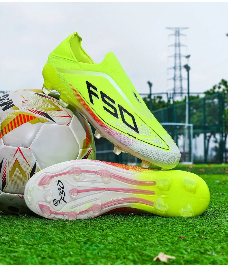 Neue Herren-Fußballschuhe, Futsal- und Outdoor-Sneaker, rutschfeste hochwertige Fußballschuhe mit Stollen für Rasenplätze, Bestseller, High-Top, leicht