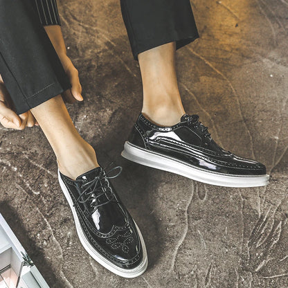 Hot Brogue Lacquer leather men's shoes Fashionable British Versatile Styles Office Outdoor Leisure Business Party Adult shoes