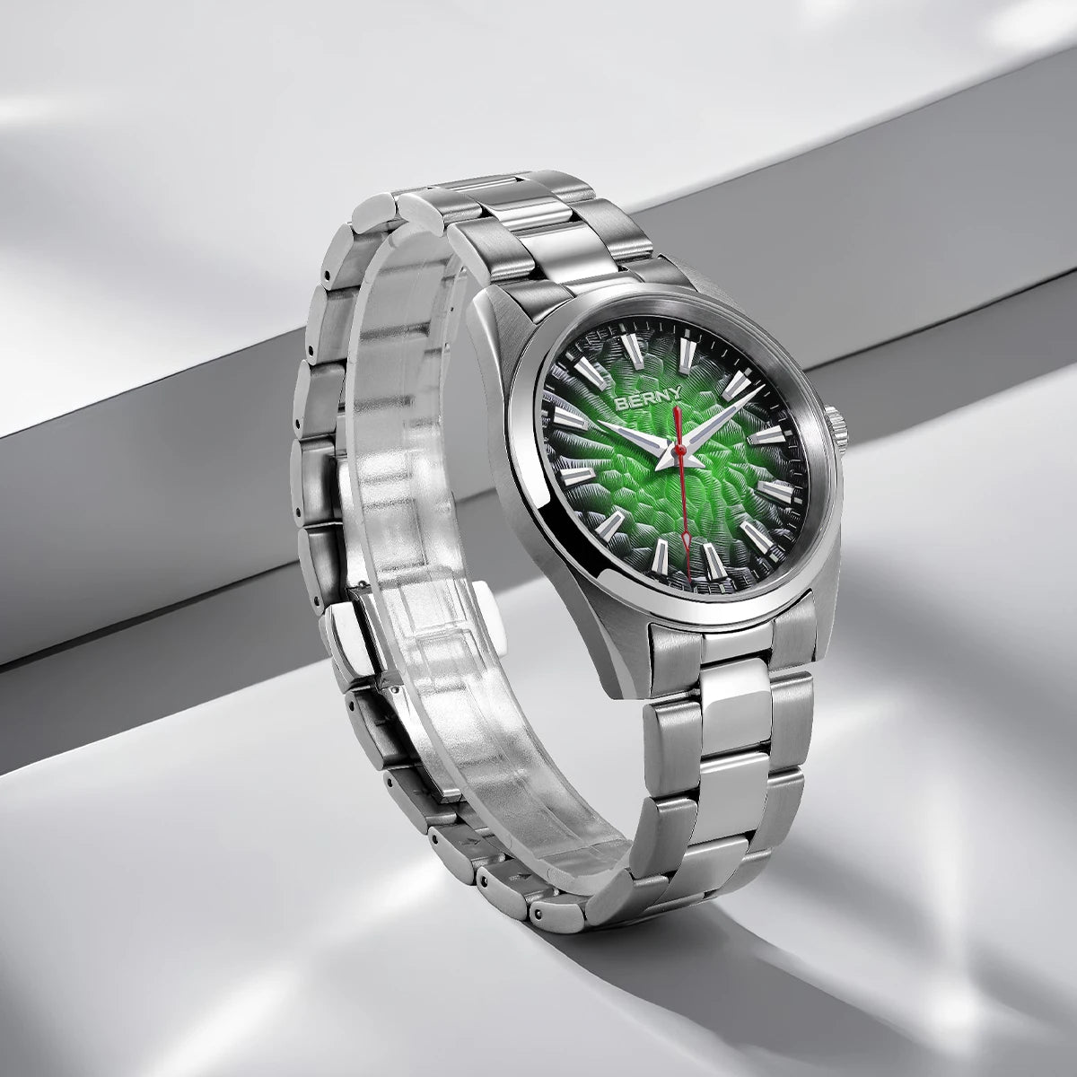 Montre pour homme BERNY – Montre à quartz élégante et classique, étanche à 10 ATM, dotée d'un verre saphir et d'aiguilles luminescentes, idéale pour une tenue habillée ou professionnelle, avec bracelet en cuir.