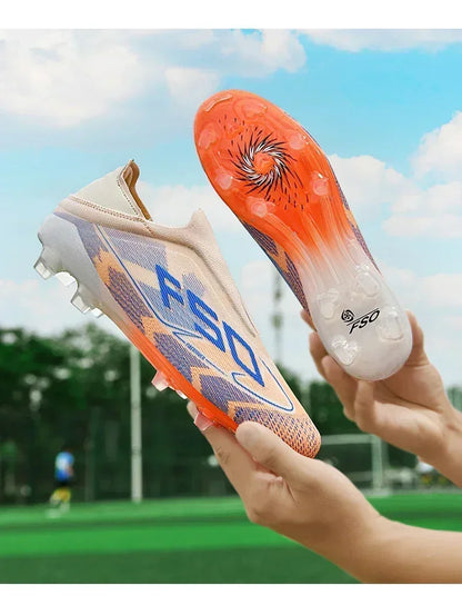 Nouvelles chaussures de football pour hommes, modèle tendance, de haute qualité, mi-hautes, légères, antidérapantes, crampons d'extérieur pour l'entraînement sur gazon.