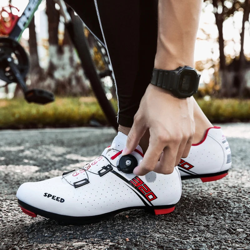 Chaussures de cyclisme pour homme : chaussures de course sur route à fixation automatique, chaussures de sport, chaussures d'entraînement sans crampons ; chaussures de cyclisme pour femme avec crampons SPD