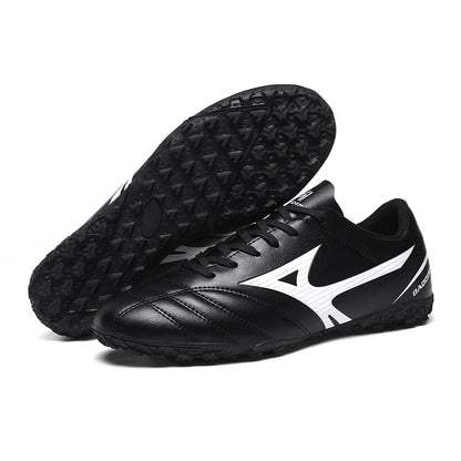 Nouvelles chaussures de football pour hommes, chaussures de football d'intérieur pour adultes, crampons de football antidérapants, crampons de sport ultralégers, crampons de futsal, entraînement sur gazon, confortables.