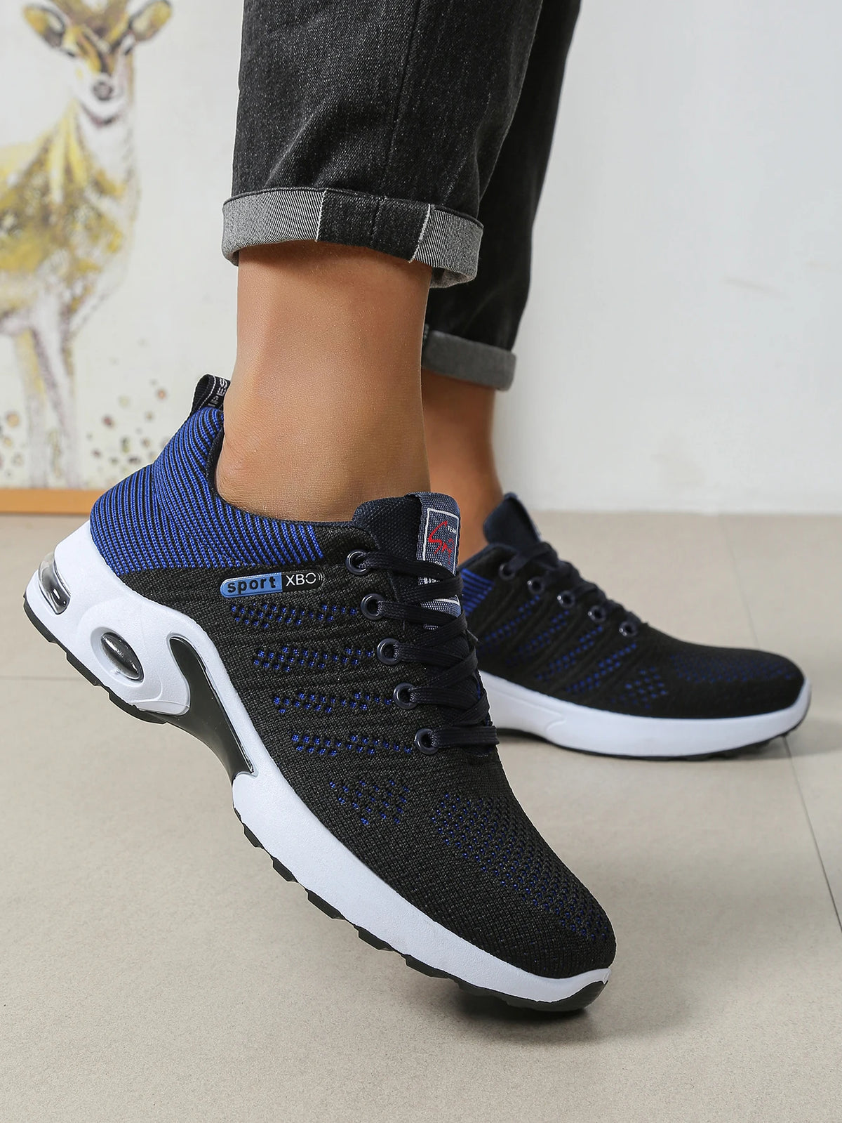 Herrenschuhe: Modische, besonders atmungsaktive Schnür-Laufschuhe – rutschfest, strapazierfähig und mit kissenweichem Tragekomfort – Modische Herren-Sneaker