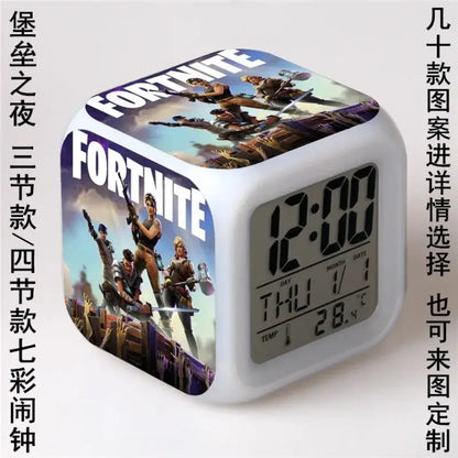 Fortnite-Wecker, niedlich, modisch, im Cartoon-Stil, personalisiert, kreativ, Kawaii, minimalistischer LED-Wecker, Geschenk zum Geburtstag von Freunden