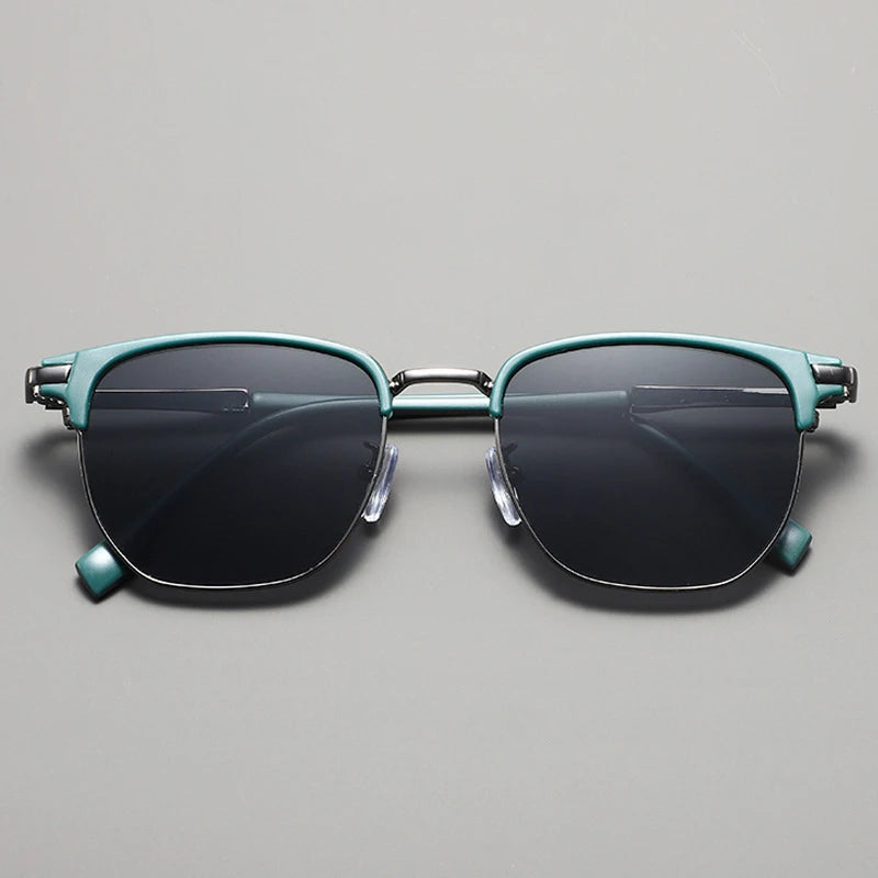 New Arrival Vintage Square Sunglasses Women Men Metal Frame Sun Glasses Female Eyewear Sunglasses for Male Female Eyeglasses