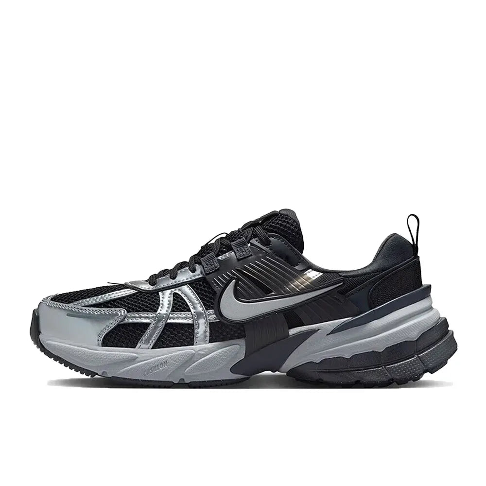 Sapatilhas de running retro Nike V2K Run, amortecimento confortável e construção durável, estilo casual unissexo para o dia a dia FD0736-003