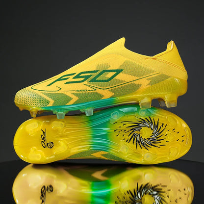 Nouvelles chaussures de football pour hommes, modèle tendance, de haute qualité, mi-hautes, légères, antidérapantes, crampons d'extérieur pour l'entraînement sur gazon.
