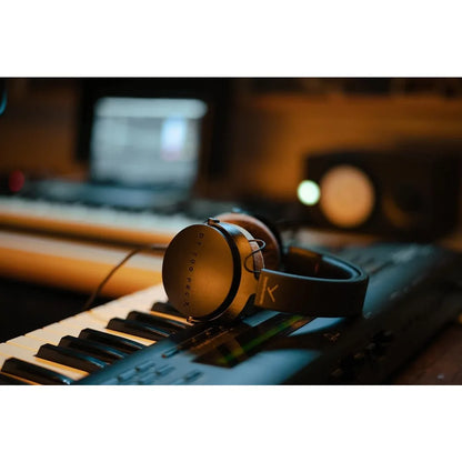 Beyerdynamic DT 700 PRO X Professional Studio Headphones – Closed-Back Over-Ear Monitoring Headset with Hi-Fi Sound