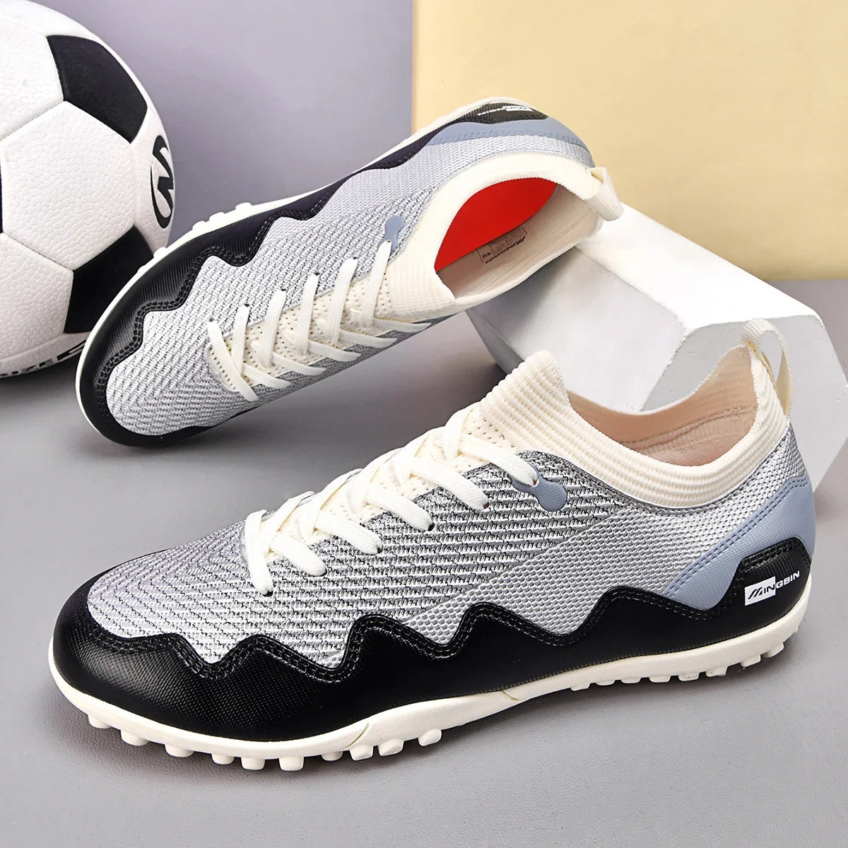 Nouvelles chaussures de football pour hommes, baskets TF/FG, vente flash, chaussures de futsal de haute qualité, chaussures de football professionnelles, crampons pour femmes, ultra-légères, unisexes