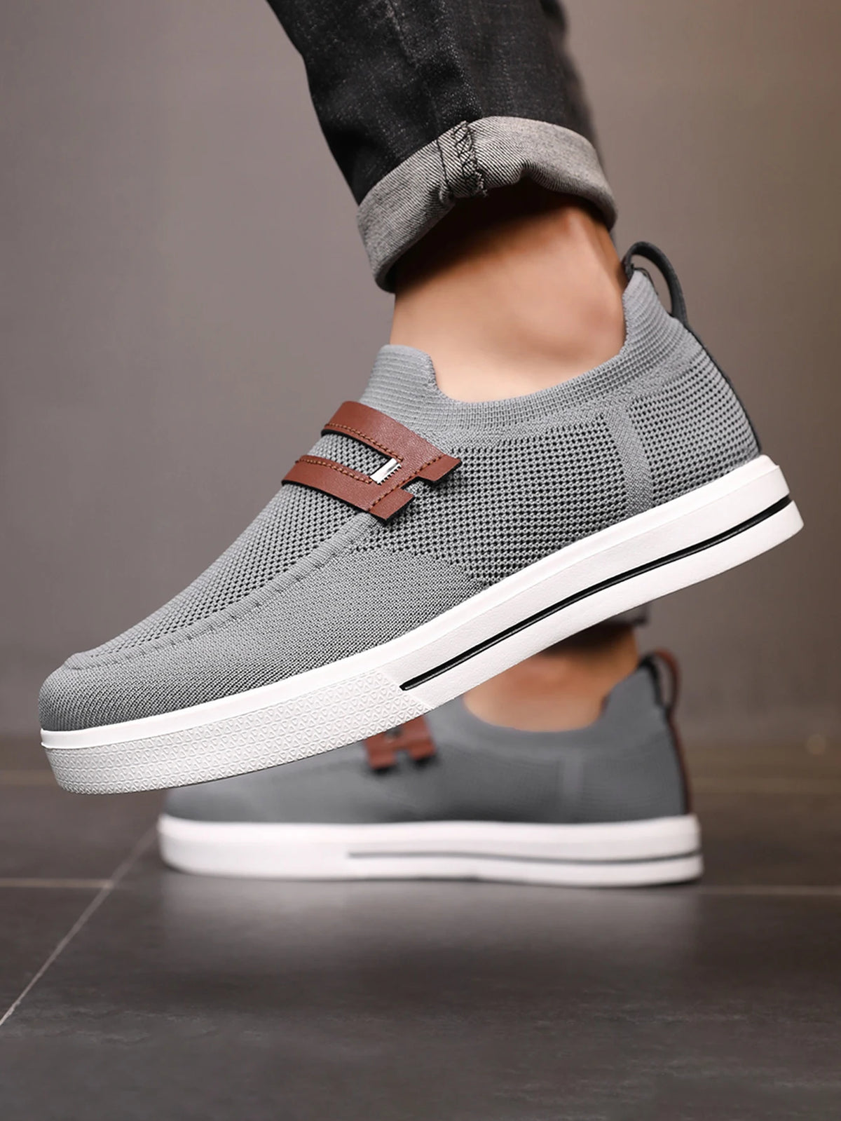 New Men's Sports Shoes Mesh Breathable Casual Outdoor EVA Soft-Soled Walking Shoes Lightweight Comfortable