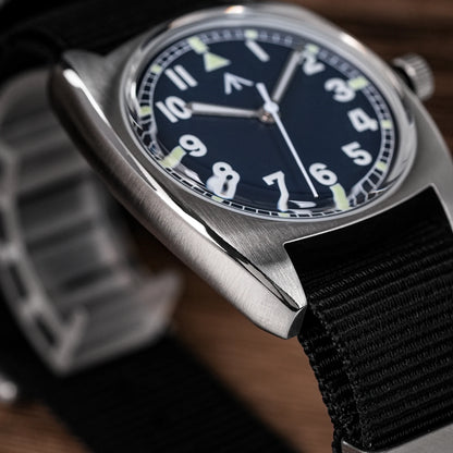 Relógio Militado ML17 Miyota Super 2035/ GL12 com movimento de quartzo, Luminova C3 e BGW9, 100m à prova de água, em aço inoxidável