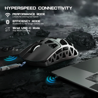ATTACK SHARK R3 8KHz-mus i magnesiumlegering, PixArt PAW3395-sensor, op til 26000 DPI, 2.4G/BT/kablet, 46g superlet, til PC/Mac