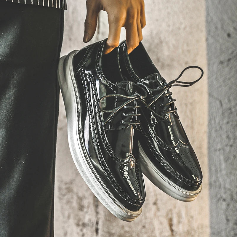 Hot Brogue Lacquer leather men's shoes Fashionable British Versatile Styles Office Outdoor Leisure Business Party Adult shoes