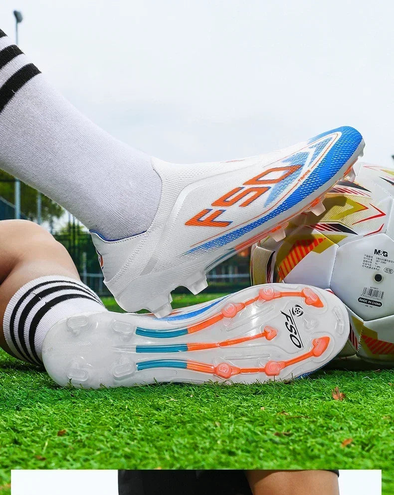 Nouvelles chaussures de football pour hommes, crampons de gazon très vendus, chaussures de football respirantes, chaussures de match de haute qualité, baskets antidérapantes pour garçons, légères pour l'extérieur