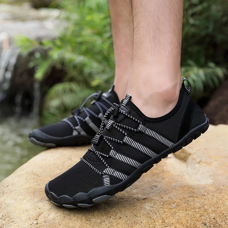 Zelené vodní boty pro muže Aqua Upstream Boty Nové prodyšné síťované plážové sandály Letní sportovní boty Dámské plavecké boty Pantofle
