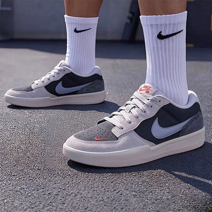 Nike DV5477-013, baskets de skate pour hommes, résistantes à l'usure, antidérapantes, chaussures de sport décontractées pour tous les jours.