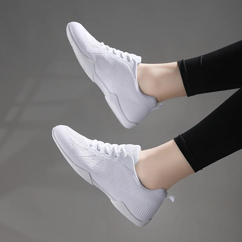 Zapatillas blancas de baile para niñas Marwoo: zapatillas ligeras para entrenamiento de animadoras, caminar y tenis; zapatillas deportivas de moda para mujer 2316